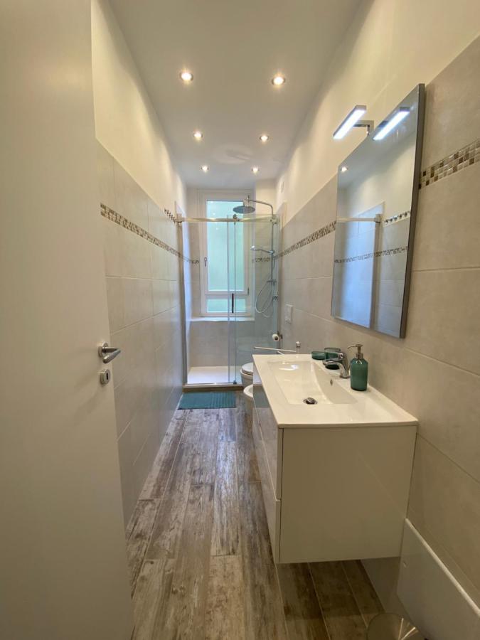 Close To The Coloseum, 2 Minutes Walk From Metro A * Rom