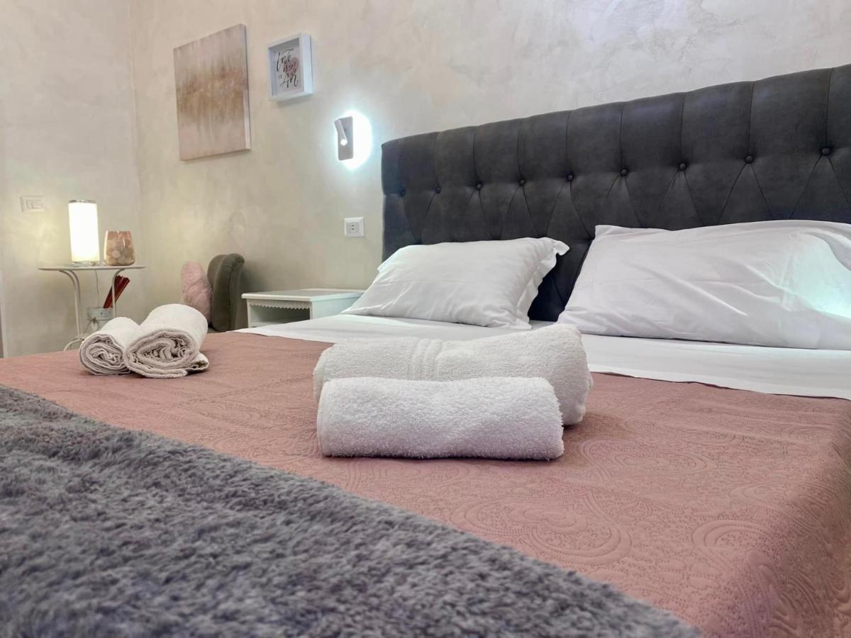 Close To The Coloseum, 2 Minutes Walk From Metro A Lägenhet