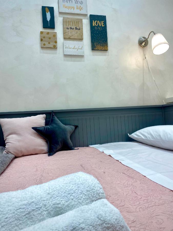 Close To The Coloseum, 2 Minutes Walk From Metro A Lägenhet *